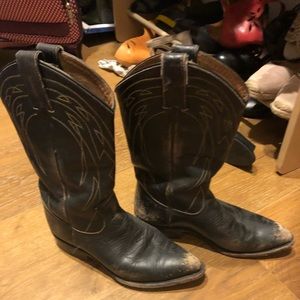 Super cute Frye billy pull-on cowgirl boots